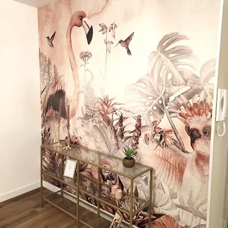 Parenthese Enchantee Au Pied De La Cite